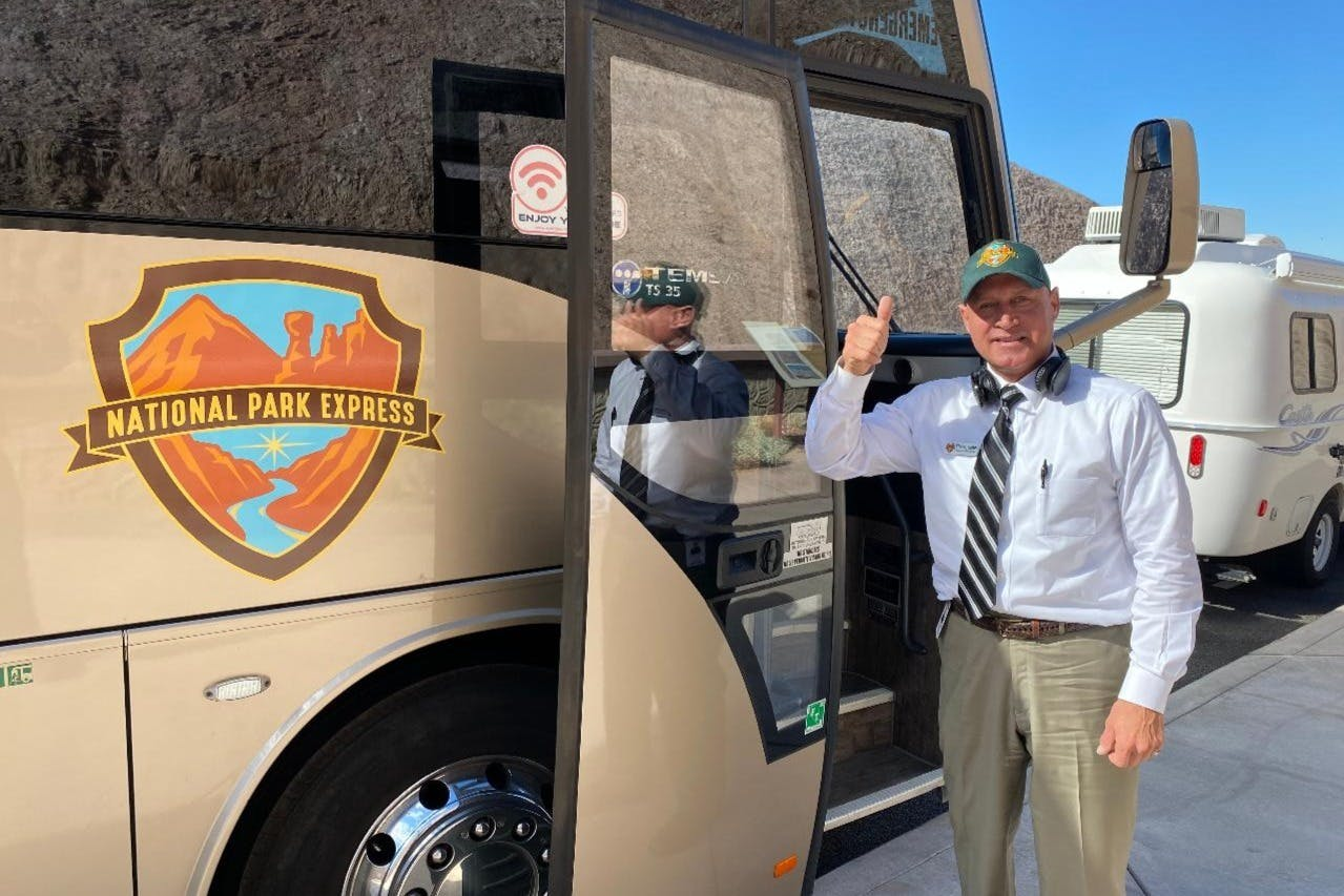 Las Vegas: One-way Shuttle or Roundtrip Transfer from Grand Canyon National Park - Photo 1 of 3